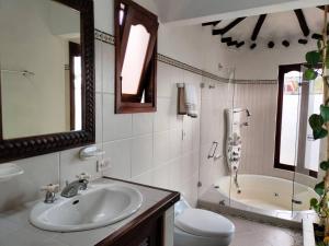 Koupelna v ubytování Cabaña en Mirador de Puente Piedra + 12 fotografií