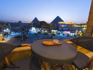 Restaurace v ubytování Pyramids Island