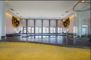 Bazén v ubytování Ocean view suite nebo v jeho okolí