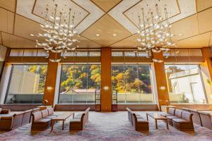 Khu vực ghế ngồi tại KAMENOI HOTEL Akita Yuze