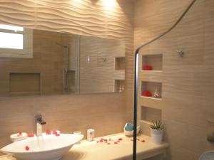 Ванная комната в WhiteSands Beach Resort
