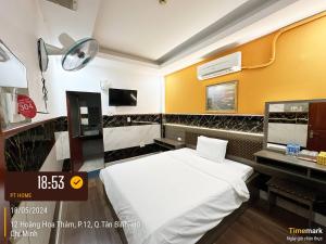 TV a/nebo společenská místnost v ubytování Phúc Khang Hotel Airport
