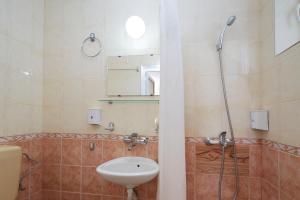 Koupelna v ubytování Family Hotel Andreev