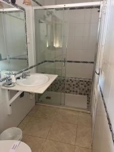 Kúpeľňa v ubytovaní Hotel Matalascañas + 37 fotografií