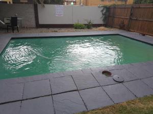 Πισίνα στο ή κοντά στο A&H Guesthouse