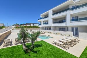 Bazén v ubytování Pool apartments Lux nebo v jeho okolí