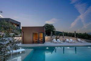 Bazén v ubytovaní Luxusvilla Manatis mit Pool alebo v jeho blízkosti