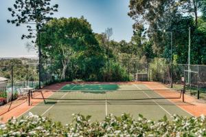 Tenis a/nebo squash v ubytování Noosa Crest Resort nebo okolí