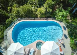 Bazén v ubytování Noosa Crest Resort nebo v jeho okolí