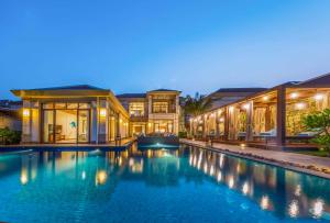 Bazén v ubytování Fusion Resort and Villas Da Nang nebo v jeho okolí