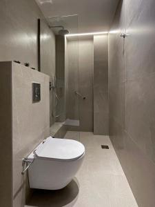 Ένα μπάνιο στο LOCAL SUITES - Nea Moudania Chalkidiki