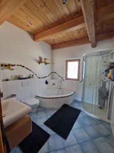 Koupelna v ubytování Wohnung mit Garten