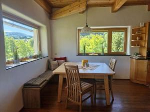Fotografie z fotogalerie ubytování Wohnung mit Garten v destinaci Pettenbach