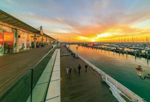 Bình minh/hoàng hôn nhìn từ căn hộ  hoặc gần đó