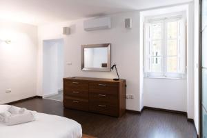 Voodi või voodid majutusasutuse Unique & Spacious 2BR in Valletta Center by ArcoBnb toas