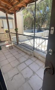 En balkon eller terrasse på אמאס דירות