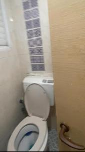 Et badeværelse på אמאס דירות