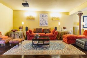 Zona d'estar a Bohemian Suite spacious and central Loft