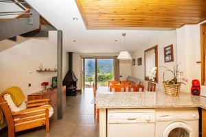 Kuchyňa alebo kuchynka v ubytovaní Apartamentos Cal Rum
