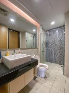 Ванная комната в Cozy Home at KL City Center