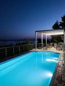 Bazén v ubytování Aegean View Villa nebo v jeho okolí