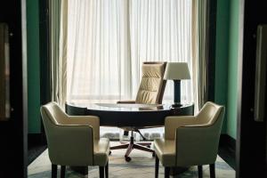 Χώρος καθιστικού στο Waldorf Astoria Doha West Bay