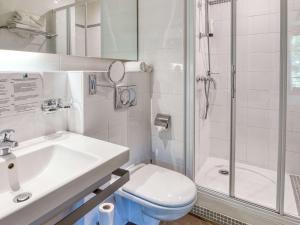 Koupelna v ubytování Mercure Aix-en-Provence La Duranne Gare TGV