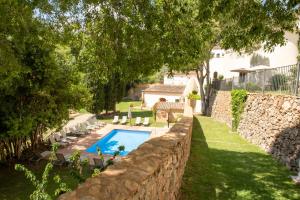 Piscina de la sau aproape de Hotel Convent de Begur
