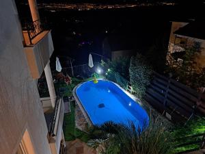 Bazén v ubytovaní Luxury Apartment Emily with Amazing Sea View alebo v jeho blízkosti