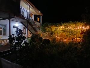 Vrt pred nastanitvijo Rabat Funicular