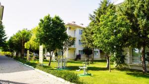 Gallery image of airport club onat garden tatil köyü in Dalaman