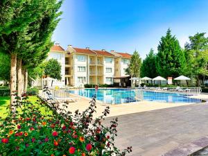 Gallery image of airport club onat garden tatil köyü in Dalaman