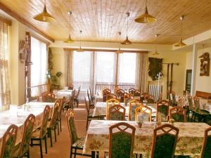 Restaurace v ubytování Horská chata Roubenka