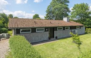 Το κτήριο όπου στεγάζεται  η παραθεριστική κατοικία