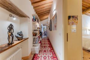 A seating area at Charming Casanova Apartment In Radicondoli, Pool, Wifi