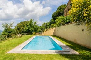 The swimming pool at or close to Charming Casanova Apartment In Radicondoli, Pool, Wifi