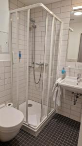 Koupelna v ubytování Kloster Drübeck + 37 fotografií