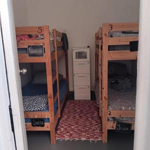 La Casita de Arrecife emeletes ágyai egy szobában