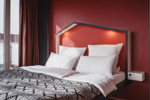 Cama ou camas em um quarto em The Circus Hostel