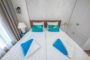 Posteľ alebo postele v izbe v ubytovaní BalaLake Resort + 37 fotografií