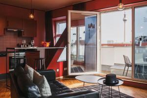 Uma área de estar em The Circus Hostel