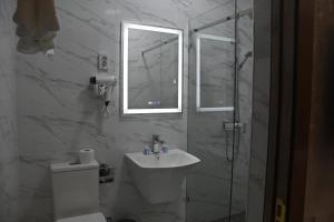 Afbeelding uit fotogalerij van My Status Hotel in Tasjkent