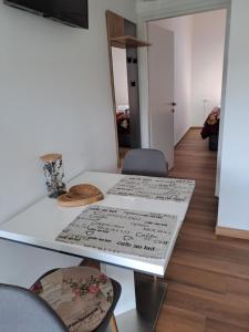 Foto dalla galleria di MVM Apartment with terrace a Izola Altre 5 foto
