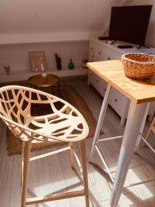 Μια τηλεόραση ή/και κέντρο ψυχαγωγίας στο MiCASA, Studio avec Clim hyper centre +17 φωτογραφίες