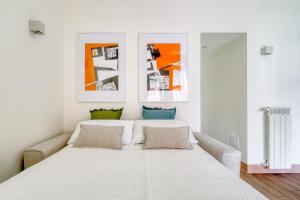 Un pat sau paturi într-o cameră la Fara 33 Cozy flat in Centrale district