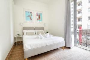 Un pat sau paturi într-o cameră la Fara 33 Cozy flat in Centrale district