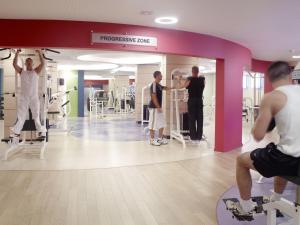 Fitness centrum a/nebo fitness zařízení v ubytování Mondorf Parc Hotel & Spa
