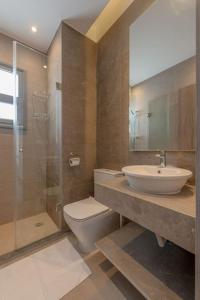 Koupelna v ubytování Luxury Villa with private pool Sholan 2