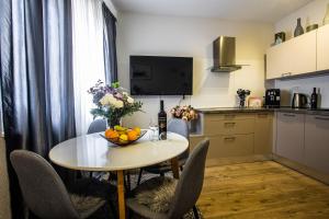 Kuchyňa alebo kuchynka v ubytovaní Luxusapartment NAV