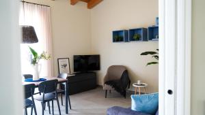 Et tv og/eller underholdning på CALA Appartamenti
